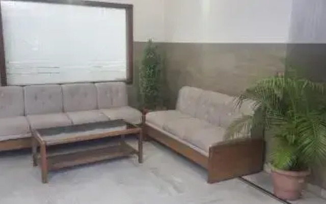 Hotel Shri Hari by OYO Rooms