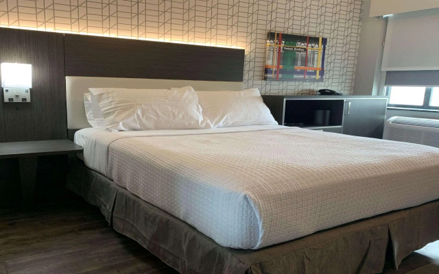 Best Western Plus City Line Hotel