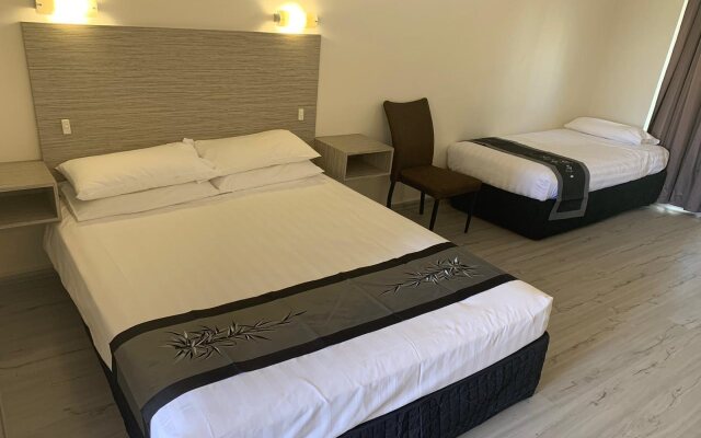 Sandors Motor Inn