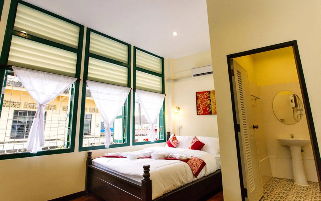Srisomboon Hostel