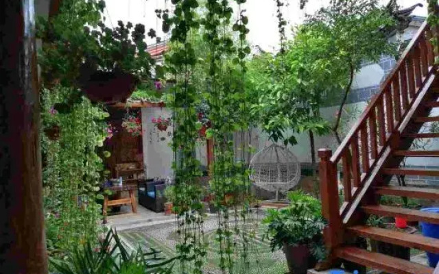 Wolong Inn