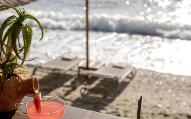 Aneroussa Beach Hotel Hotel