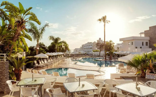 Lantiana Gardens ApartHotel