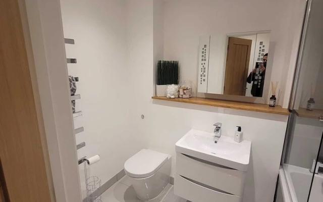 Lux 2 Bed Flat In The Heart Of Rochester