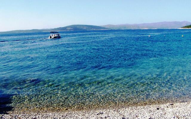 Elizabet - great location & close to the beach - A2(2+2)