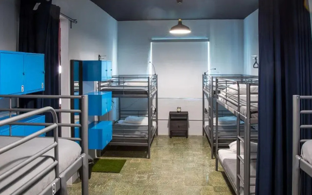 Nomada Urban Beach Hostel - Adults Only
