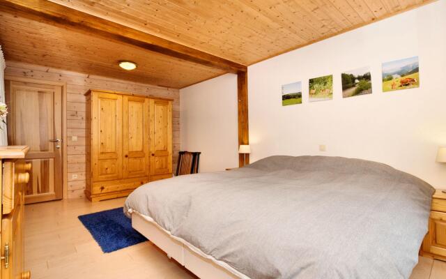 Luxurious chalet in Septon with sauna