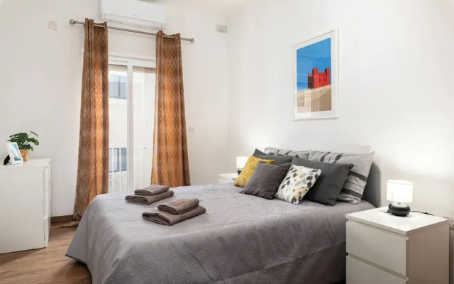 Chic & Spacious Modern 2BR APT Near Sea