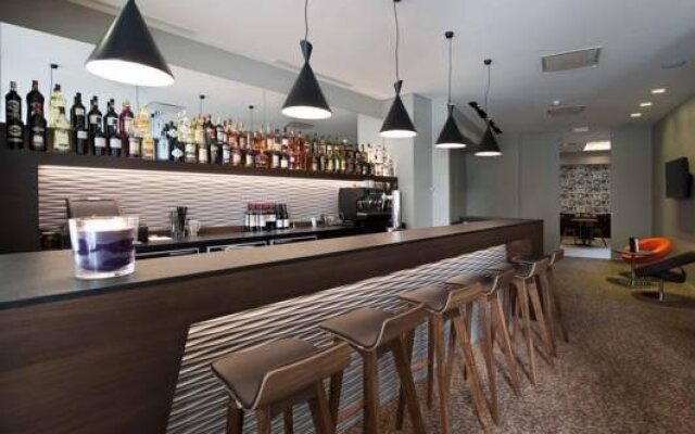 Square Hotel