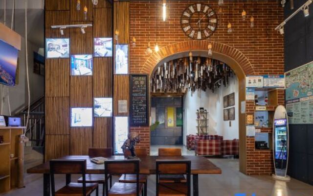 Sanya Stop-and-go Boutique Inn