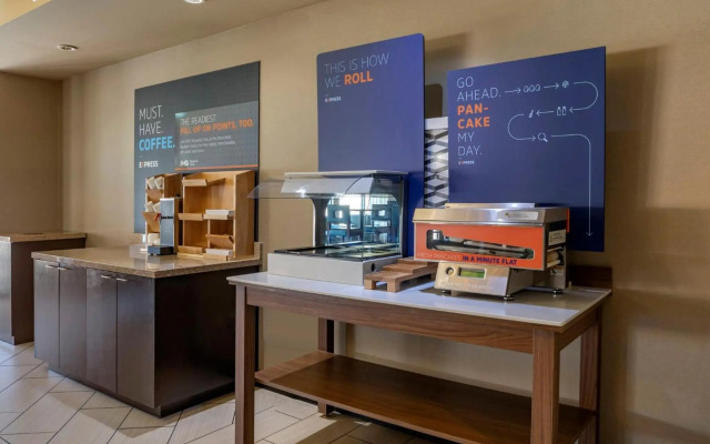 Holiday Inn Express & Suites Indio - Coachella Valley by IHG