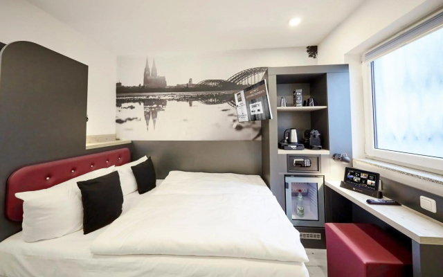 SMARTY Cologne Dom Hotel - Boardinghouse