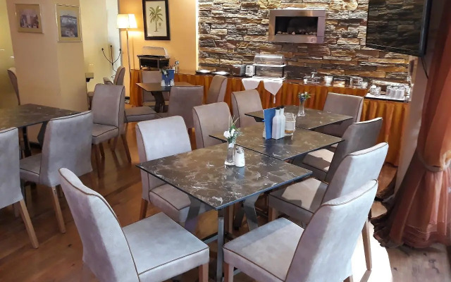Anastazia Luxury Suites & Rooms