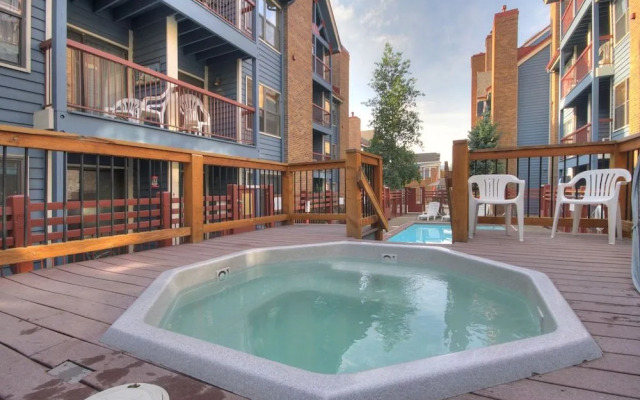 River Mtn Lodge E320