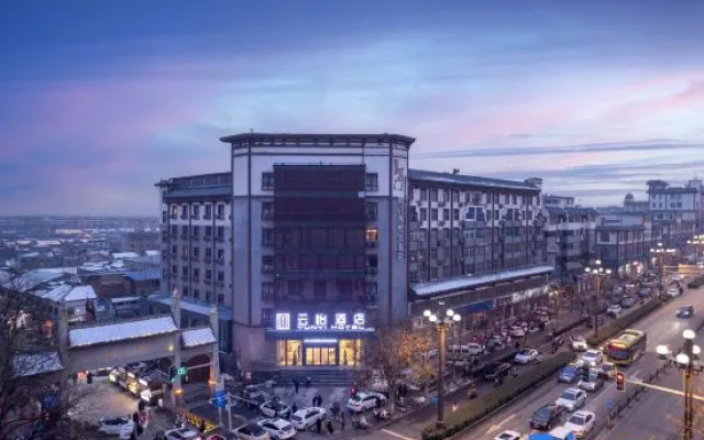 Luoyang Yunyi Hotel (Luoqi Ancient City Branch)