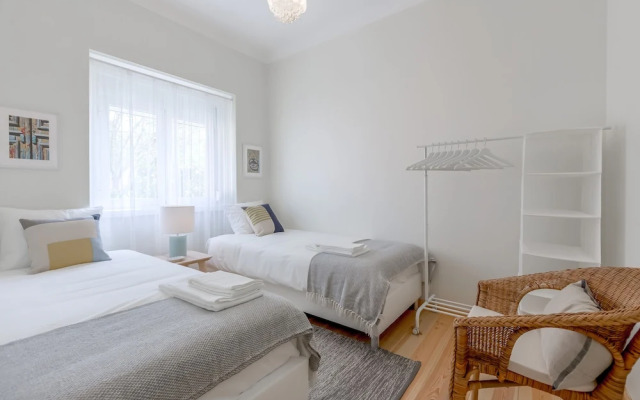 Sunny, Bright and Quiet Apartment, By TimeCooler