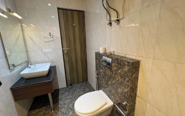 Hyphen Business Hotel