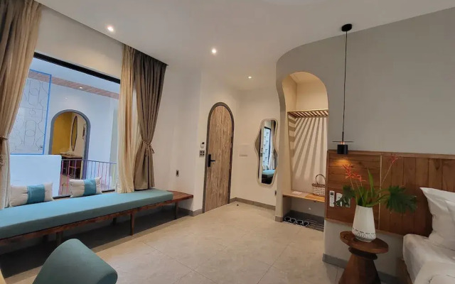 Santori Villa My Khe Beach