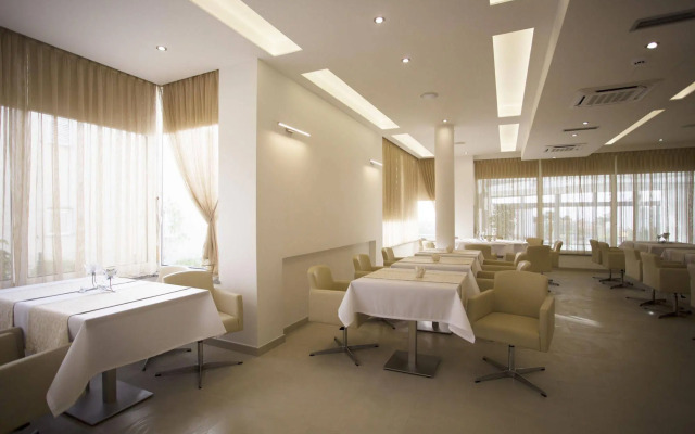 Adrion Aparthotel