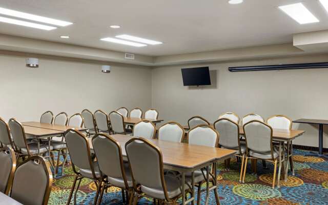Best Western Watertown Inn and Suites