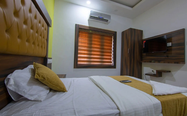 Hotel Kochi Crown