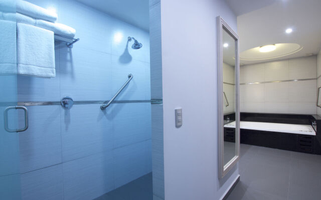 Holiday Inn Express Mexico - Toreo by IHG