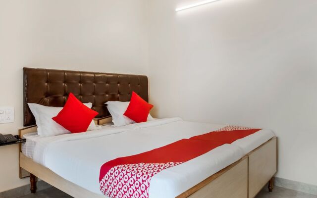 G P Residency by OYO Rooms