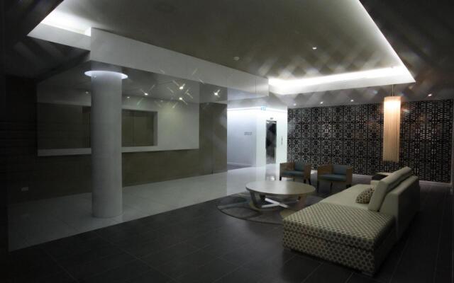 Silvershore Apartments on the Broadwater