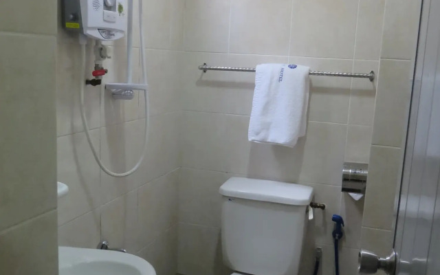 Wah May Hotel