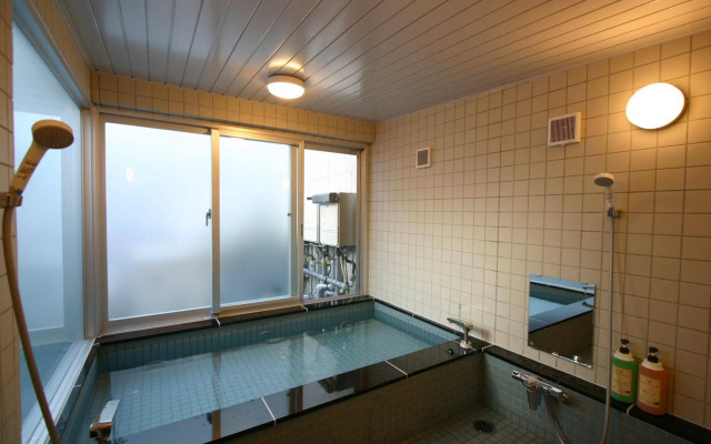 Weekly SHO Hotel Namba