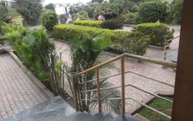 Samruddhi and Shree Inn Lodge