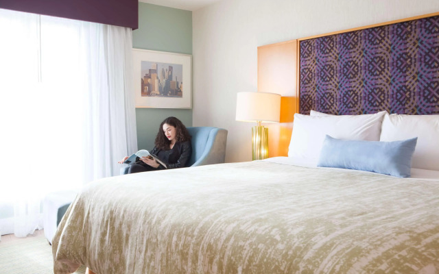 Best Western Premier Toronto Airport Carlingview Hotel