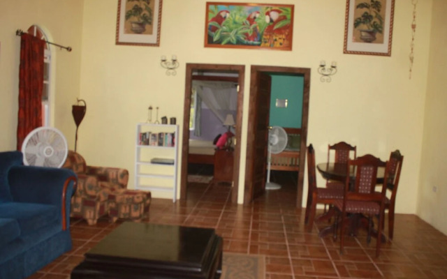Inn The Bush Jungle Lodge