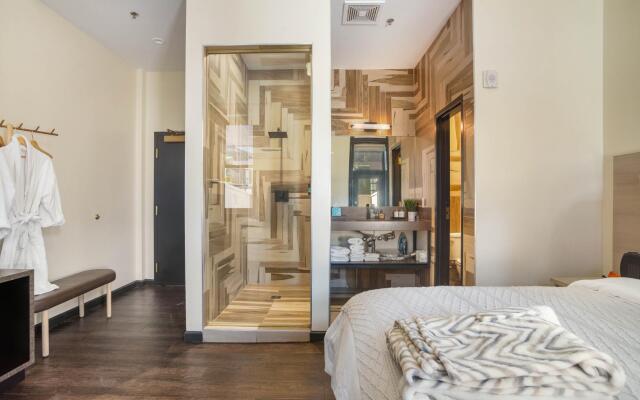 Cozy En Suite Studio