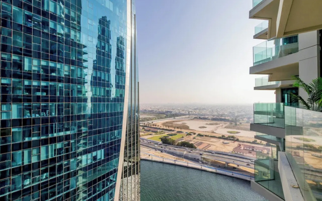 Minimalist Luxe Studio in the City