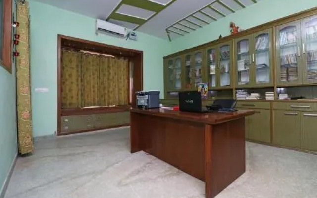 Love Guest House By OYO Rooms