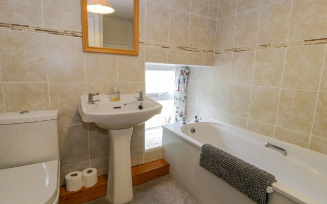 6 Glyn Terrace