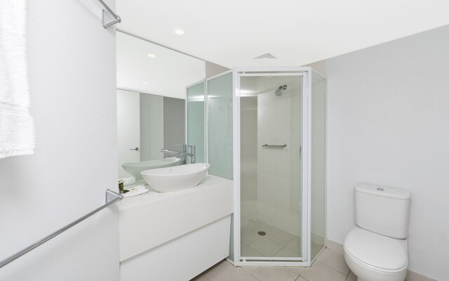 Astra Apartments - The Griffin