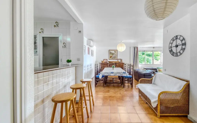 Posh Apartment Near Canyelles Petites