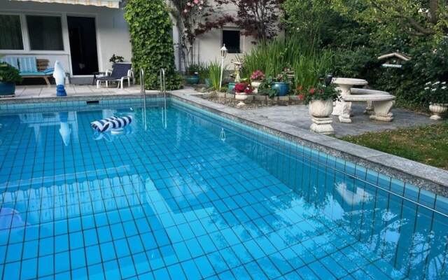 Uitzicht op het Zwembad