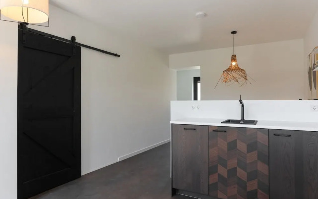 Modern Suite Near Beach