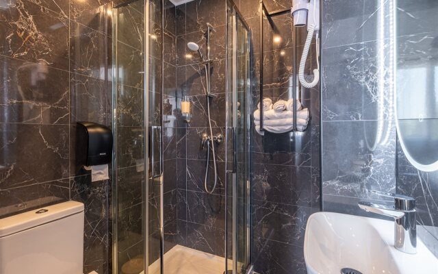 The Originals Boutique, Hôtel Le Marignan,Le Havre Centre Gare