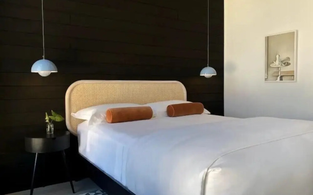 Archway Hotel & Residences