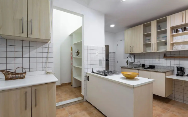 5min da Praia do Leblon - AP102