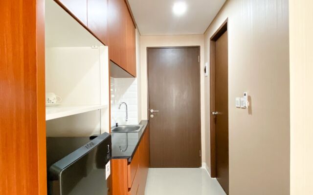 Well Furnished Studio Apartment at Transpark Juanda Bekasi Timur by Travelio