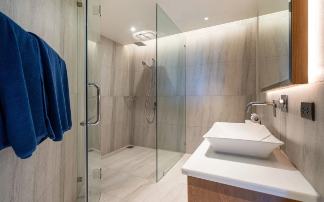 Sea View Condo BluePoint 817 Adults Only
