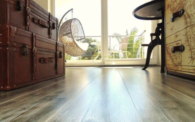 Refresh Boutique Apartments