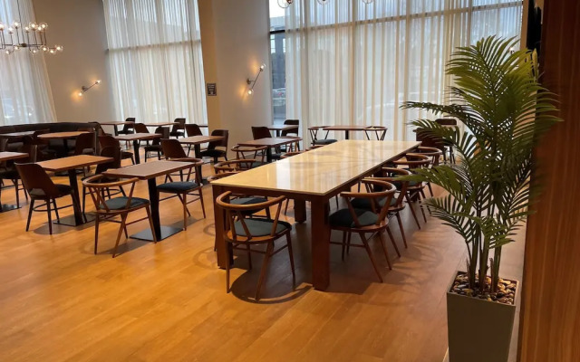 Residence Inn by Marriott Montreal Midtown