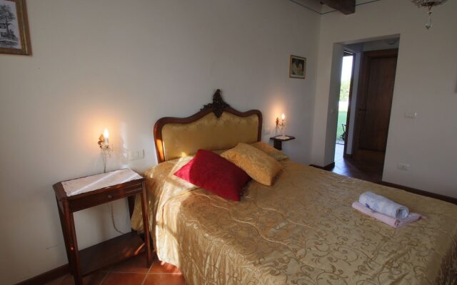 Farmhouse With Swimming Pool in Cortona