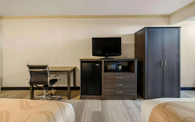 Hibiscus Inn & Suites